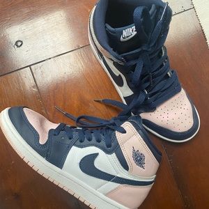 Air Jordan 1 Retro High “bubble gum”
